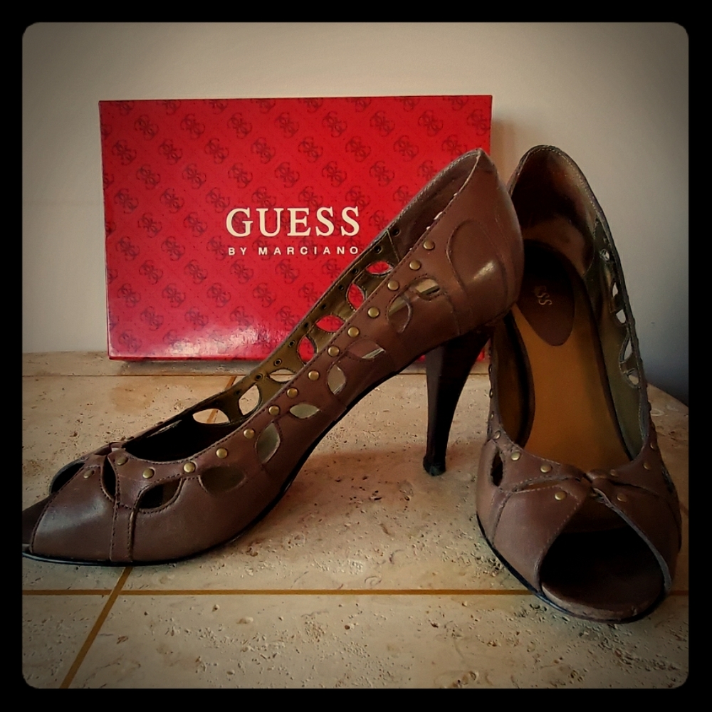 Brown Leather Peep-Toe Pumps w/Heel